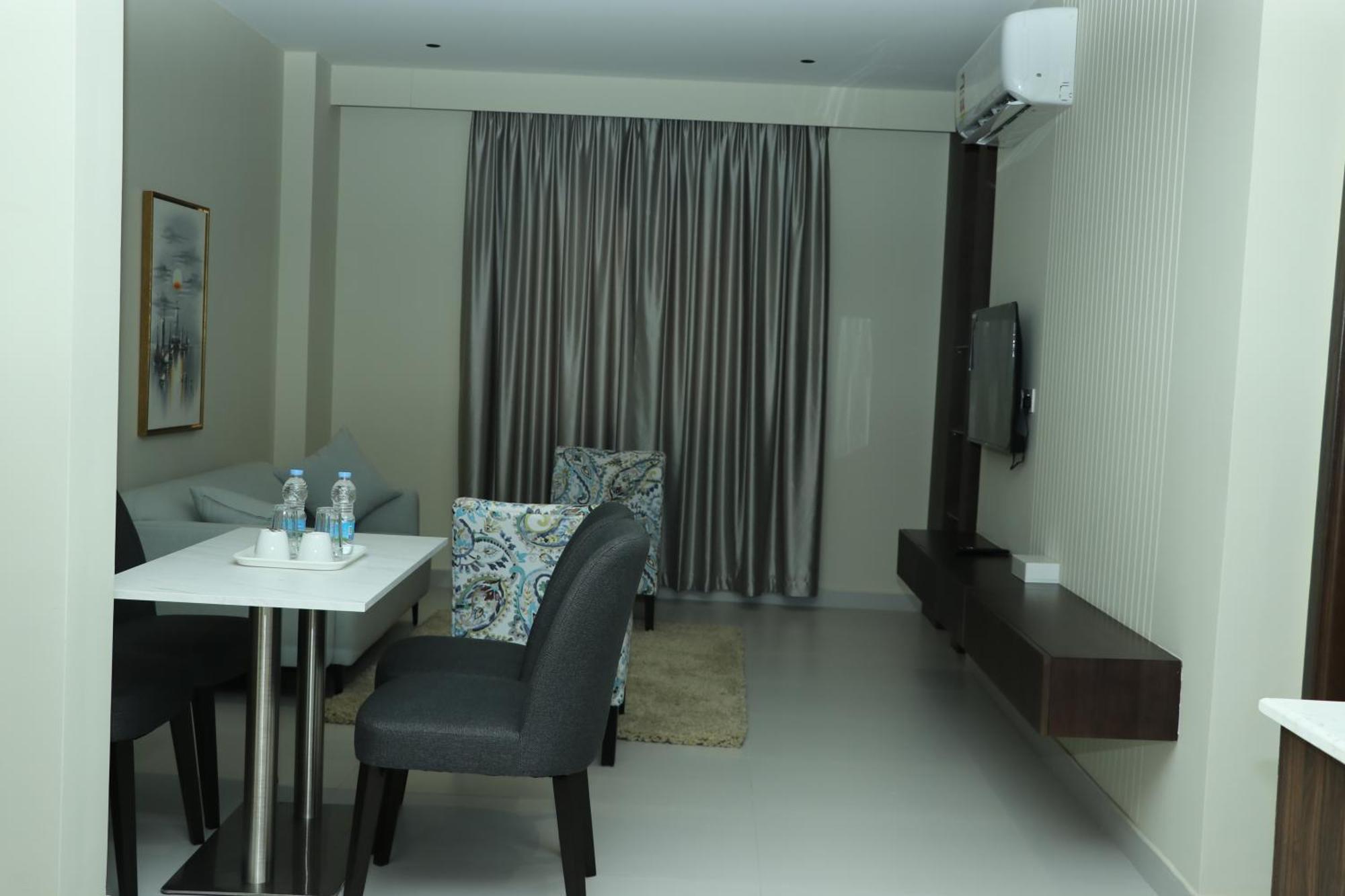 Jarzez Hotel Apartments Al Hail Seeb Exteriér fotografie