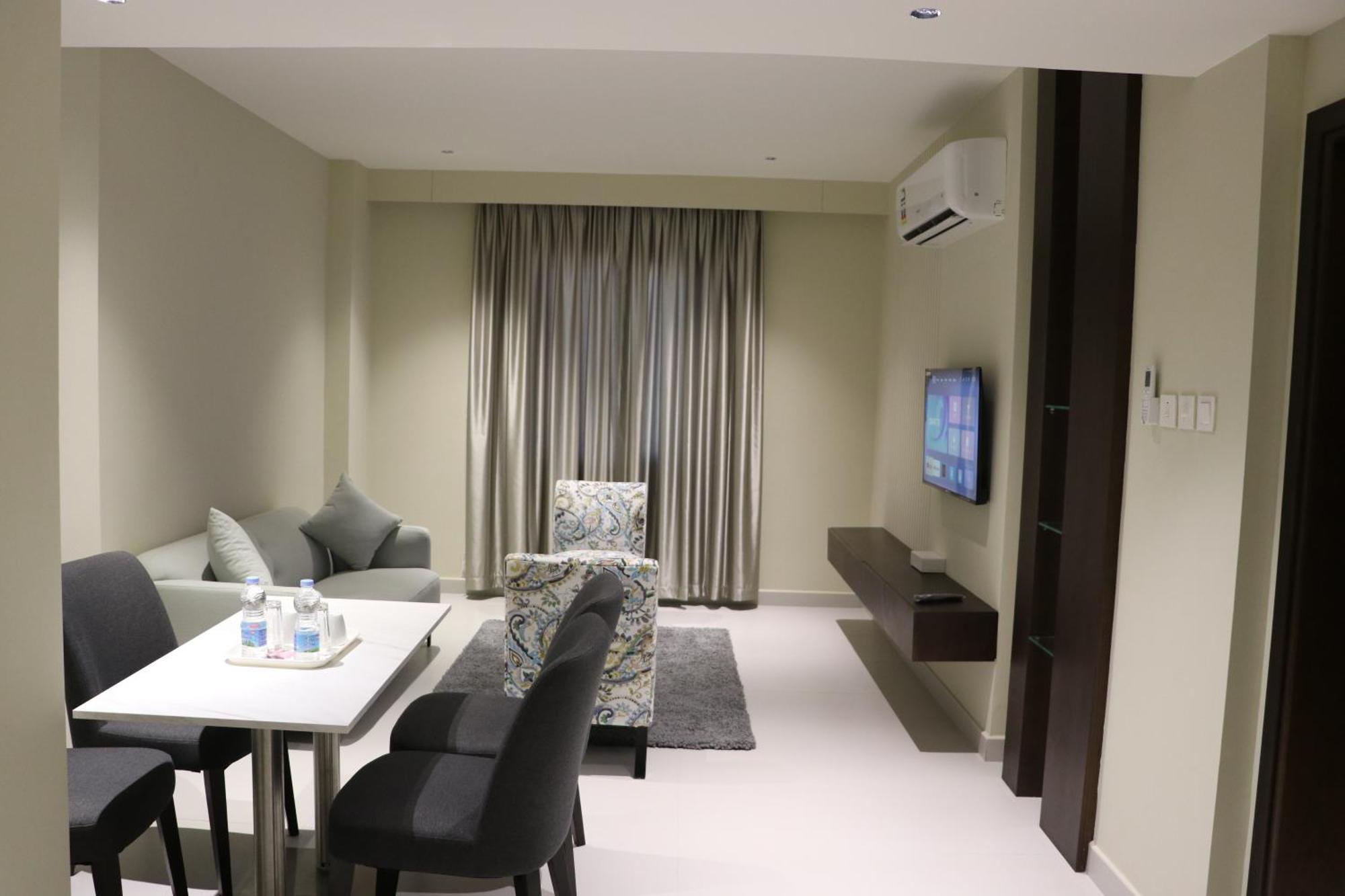 Jarzez Hotel Apartments Al Hail Seeb Exteriér fotografie